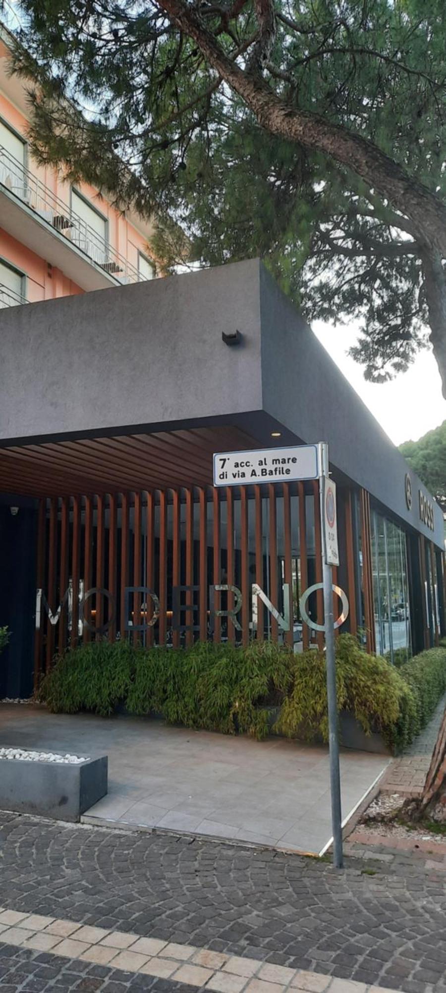 Moderno Hotel 3*